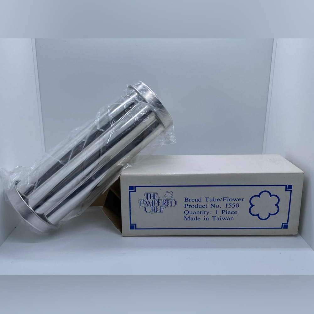 Pampered Chef Valtrompia Bread Tube Flower